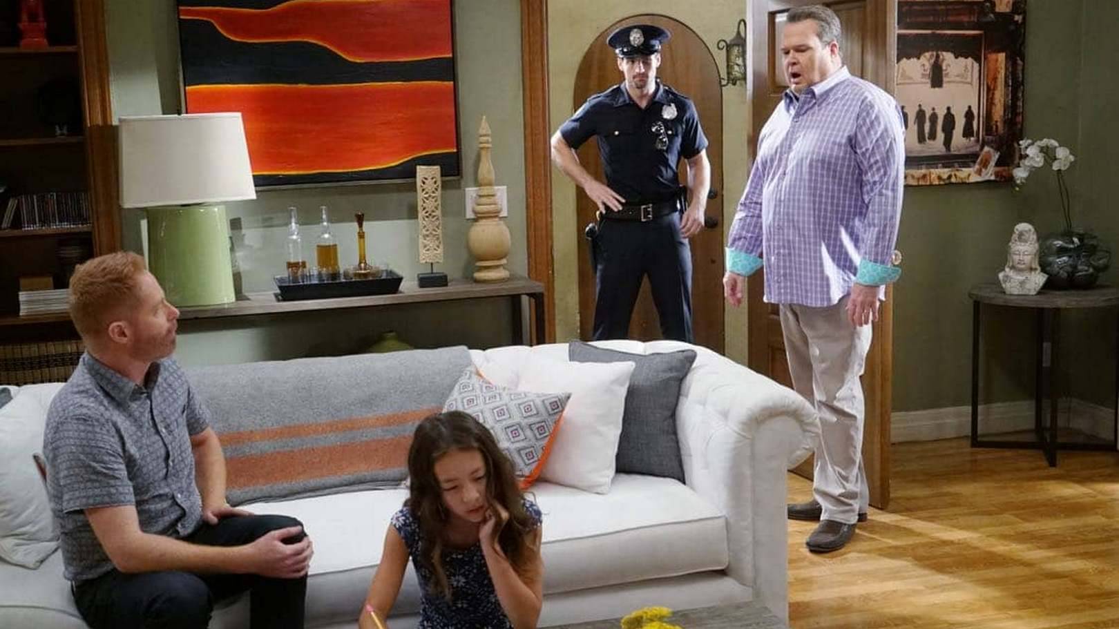 Сериал Американская семейка - 4 сезон 23 серия / Modern Family