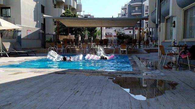 Ичмелер и Мармарис! Эгейское море!Длинный променад до Мармариса!Наш бассейн и вечерняя жизнь.