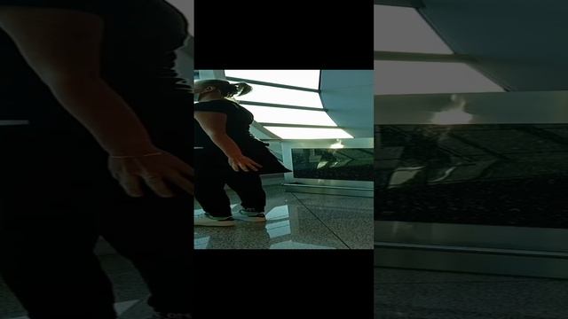 Когда нечего делать в аэропорту Дубая.