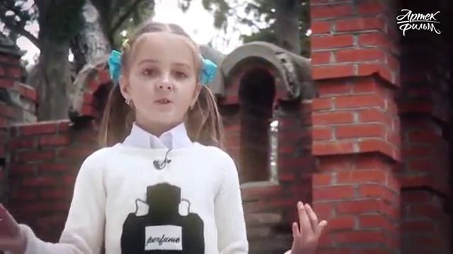 Артек 2015. Ученики артековской школы читают классику. Диана Легченко.mp4