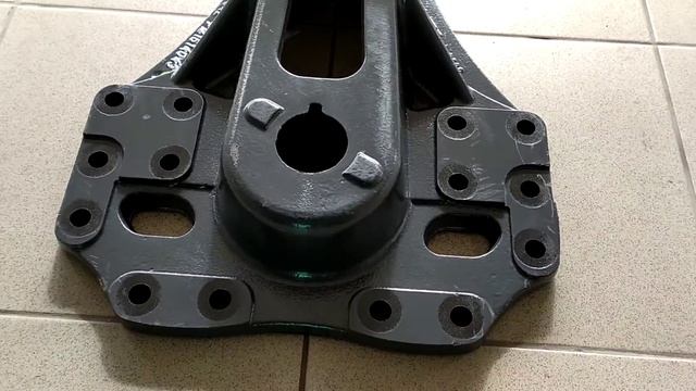 Кронштейн полурессоры Renault Premium 1996-2004 г.в. 7421614043 RENAULT