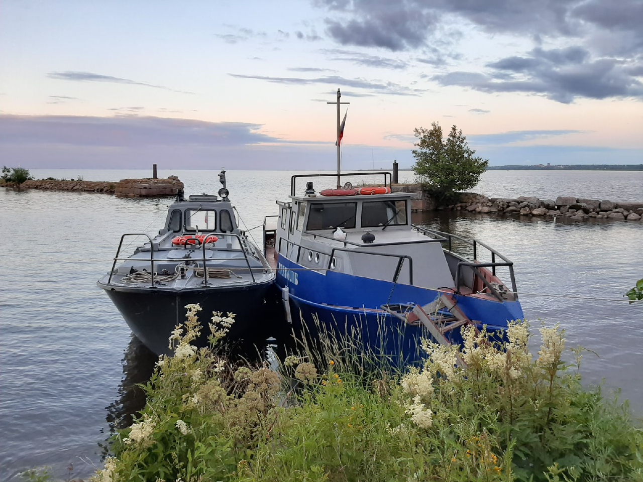 Катер Бычок. Побег от дождя и прогулка по форту