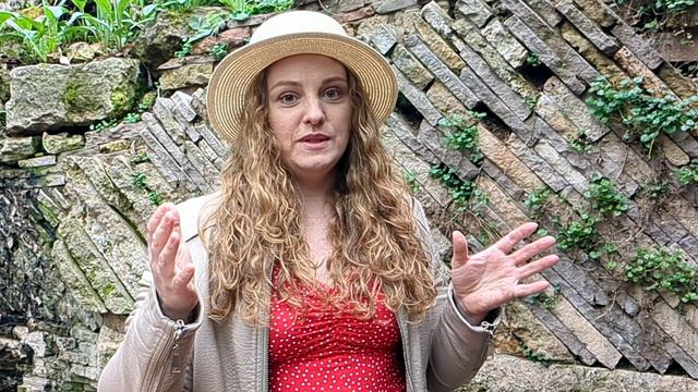 Европа в Подмосковье! Португальский дворик и сибирский дом ПОД ЗЕМЛЕЙ| Посутка - не шутка!