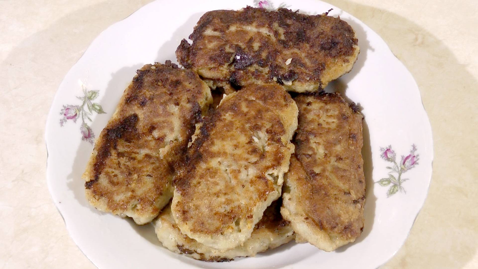 Котлеты и суп из карася.