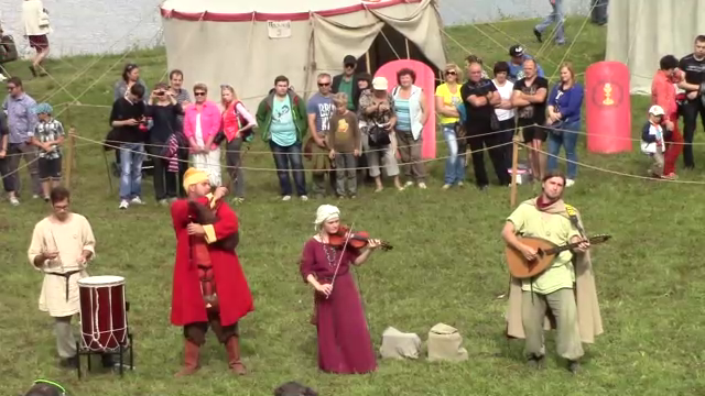 Выступление средневекового квартета (фестиваль "Железный град - 2015").