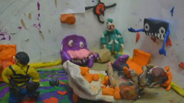 Дети вылепили и сняли мультфильм.