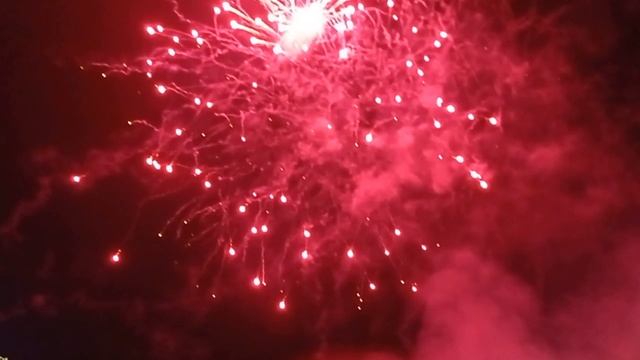 Праздничный салют в Севастополе на День России 12 июня 2022 года