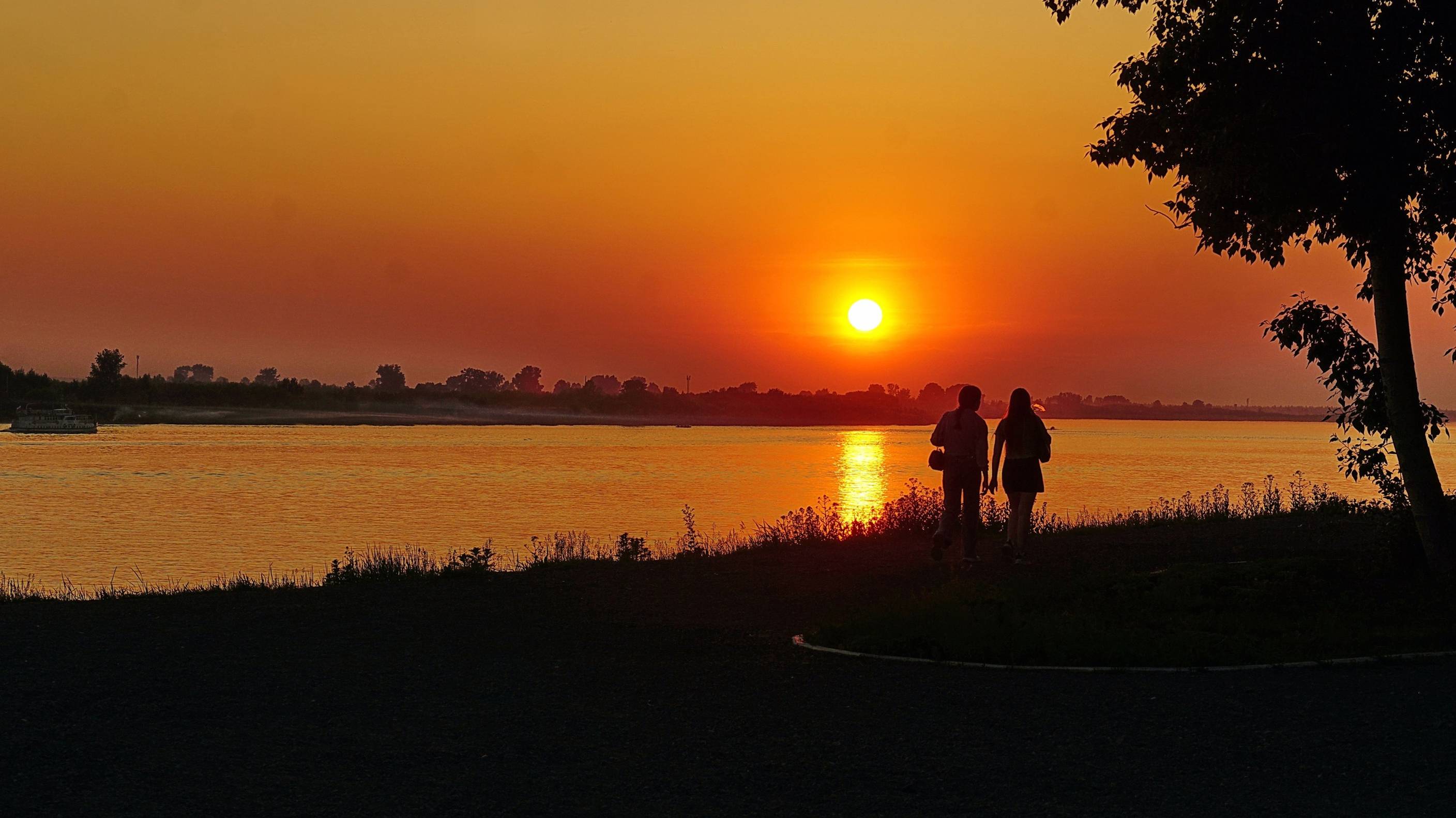 "МЯГКОЕ СИБИРСКОЕ ЛЕТО"... (Фото Галины КАН (Томск), музыка - Diane ARKENSTONE (США))