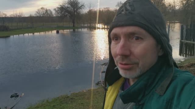 6 апреля 2023г. Разлив реки Сож в огороде.