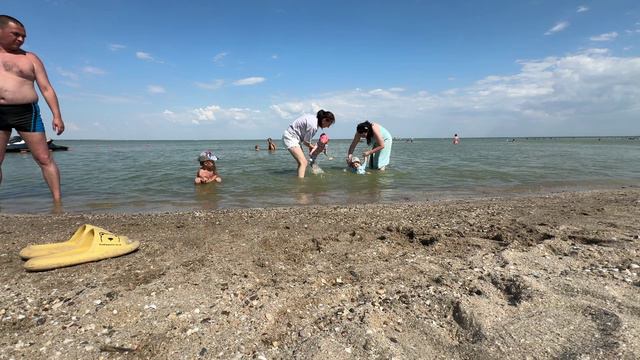 ВЛОГ ОТДЫХАЕМ НА МОРЕ ВСЕЙ СЕМЬЁЙ