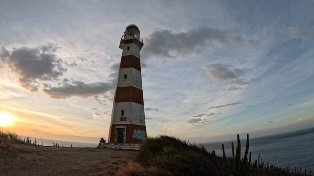 Венесуэла! Старый маяк острова Маргарита! Faro de Punta Zaragoza, Nueva Esparta, Venezuela.