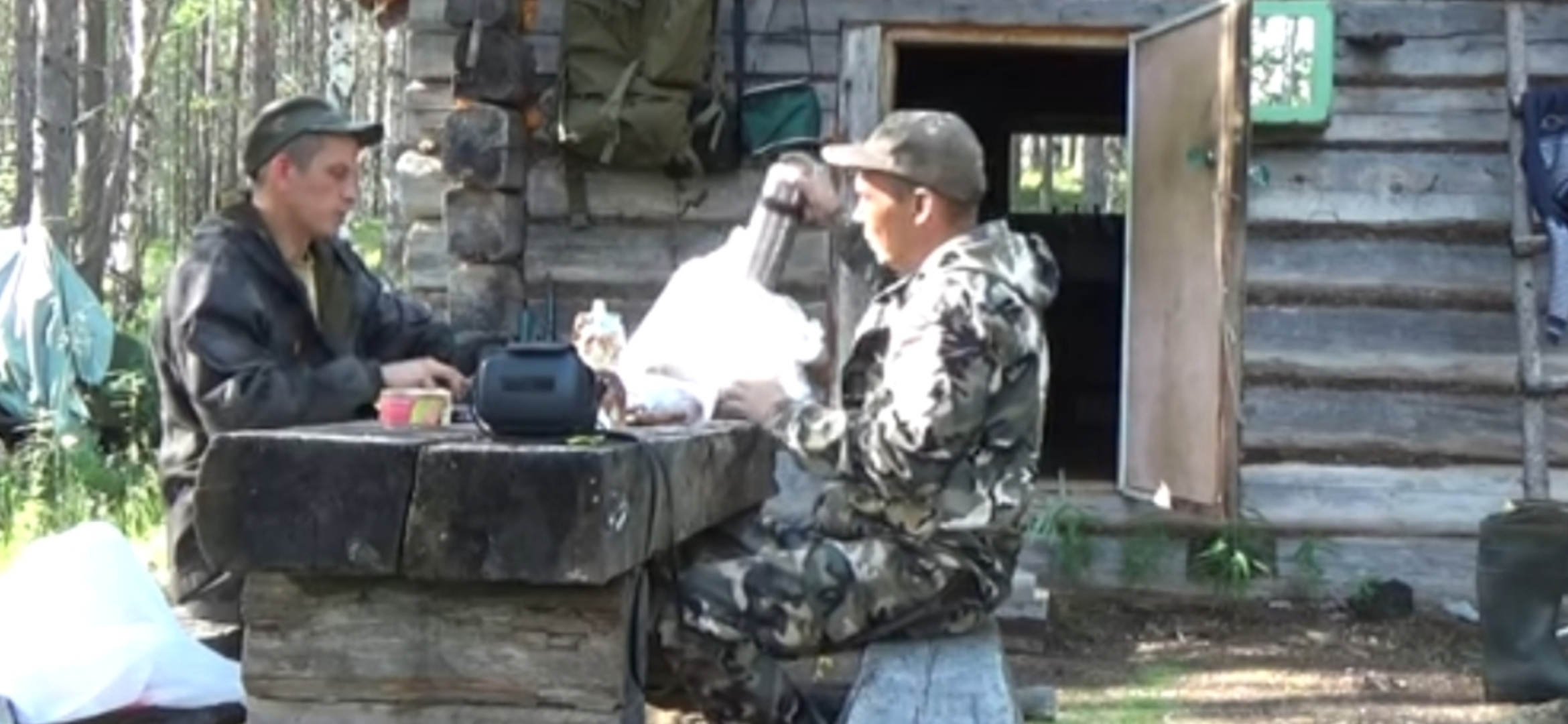 В ТАЙГУ НА РЫБАЛКУ С НОЧЕВКОЙ / ТАЕЖНАЯ ИЗБА / РЫБАЛКА НА СПИННИНГ / ЩУКИ И ОКУНИ / Часть 1