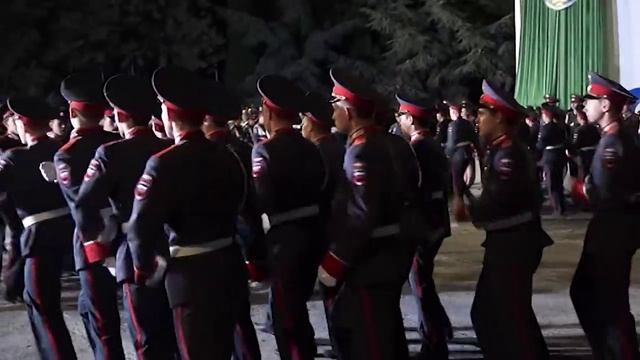 Артек 2015. Участники сборов «Кадеты Поволжья»-военно-парадные построения «Служу Отечеству».mp4