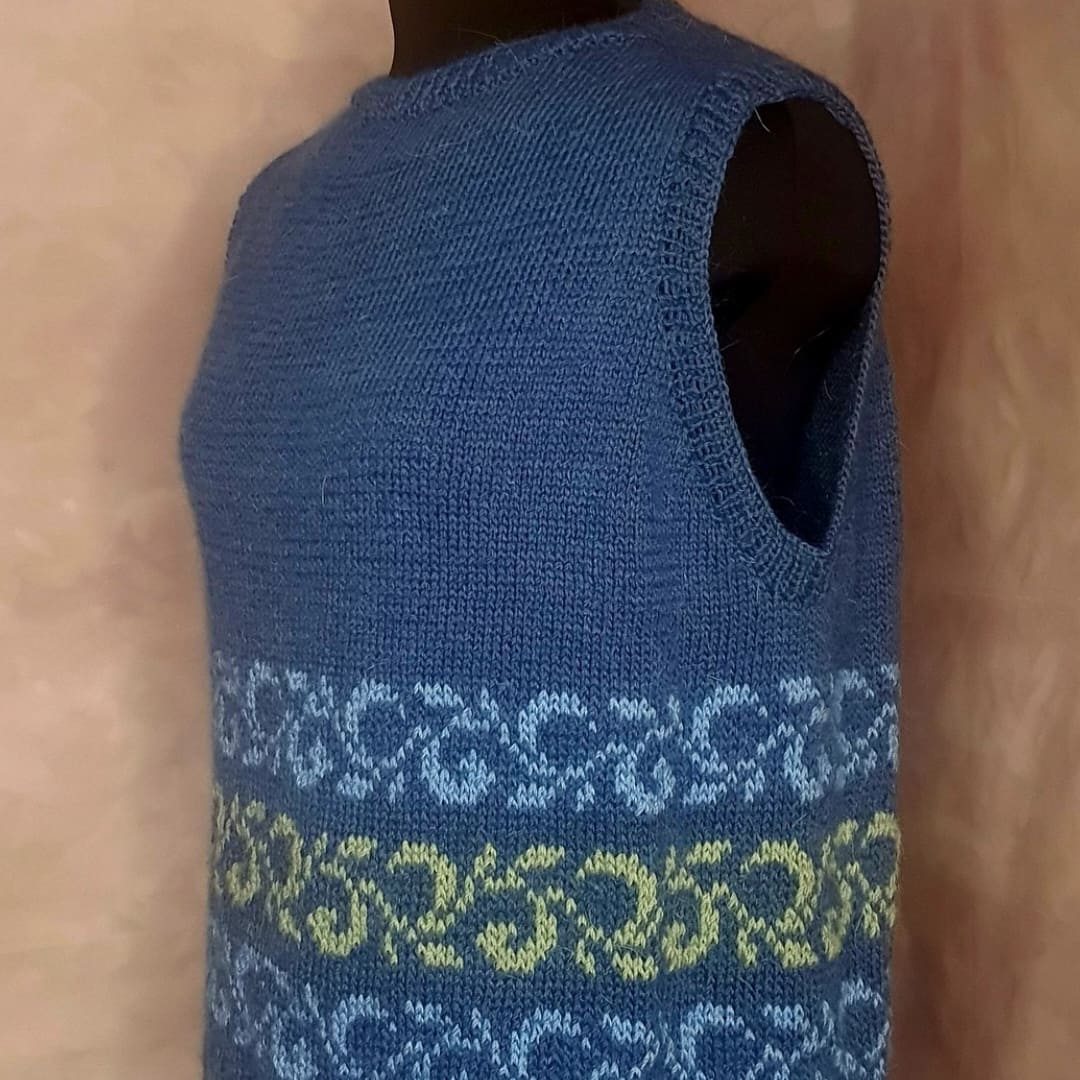 МК по вязанию жилета с плечем погон.