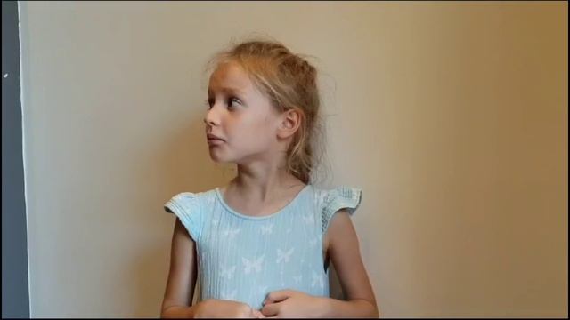 Расул Гамзатов «Я проснулся на рассвете...». Читает Аделина Крашакова (Баку, Азербайджан)