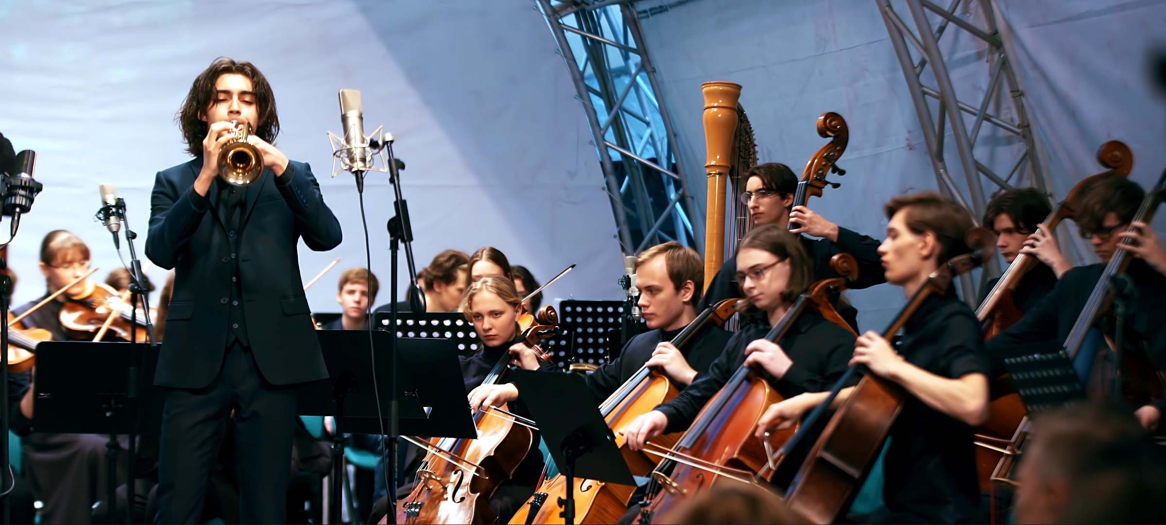 С.В.Рахманинов - романс "Здесь хорошо". Ильяс Невретдинов (труба), оркестр "Гнесинские виртуозы".