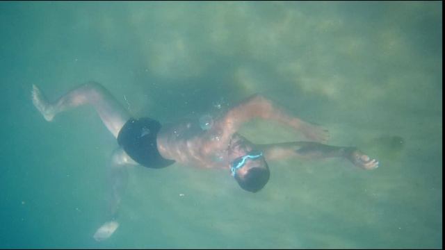 Пляж. Бугазская Коса. Медуза.