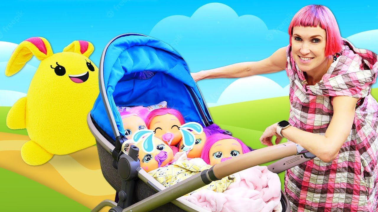 Маша Капуки Кануки готовит куклам Край Бебис! Зайчик Лаки и пупсы кушают кашу! Детский сад игрушек