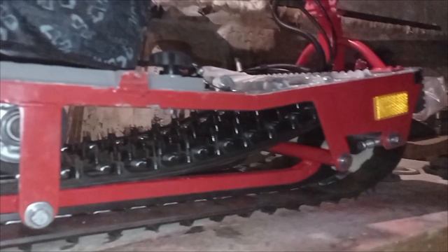 Мотосноуборд собранный своими руками, замена гусеницы и валов после испытаний на новые.