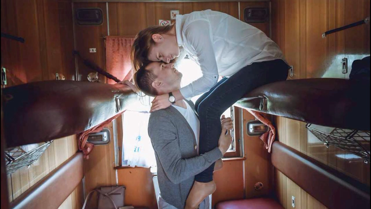 Людмила Шаронова - Вагончики качались