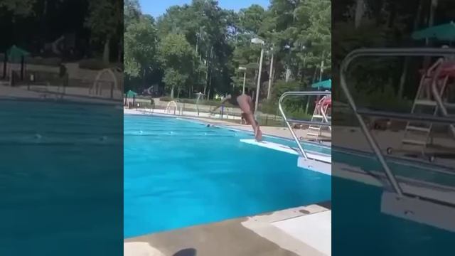 Даже волосы не намочила ?