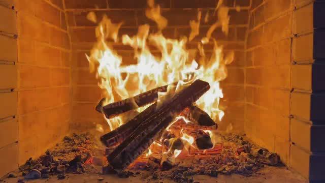 Уютный камин...