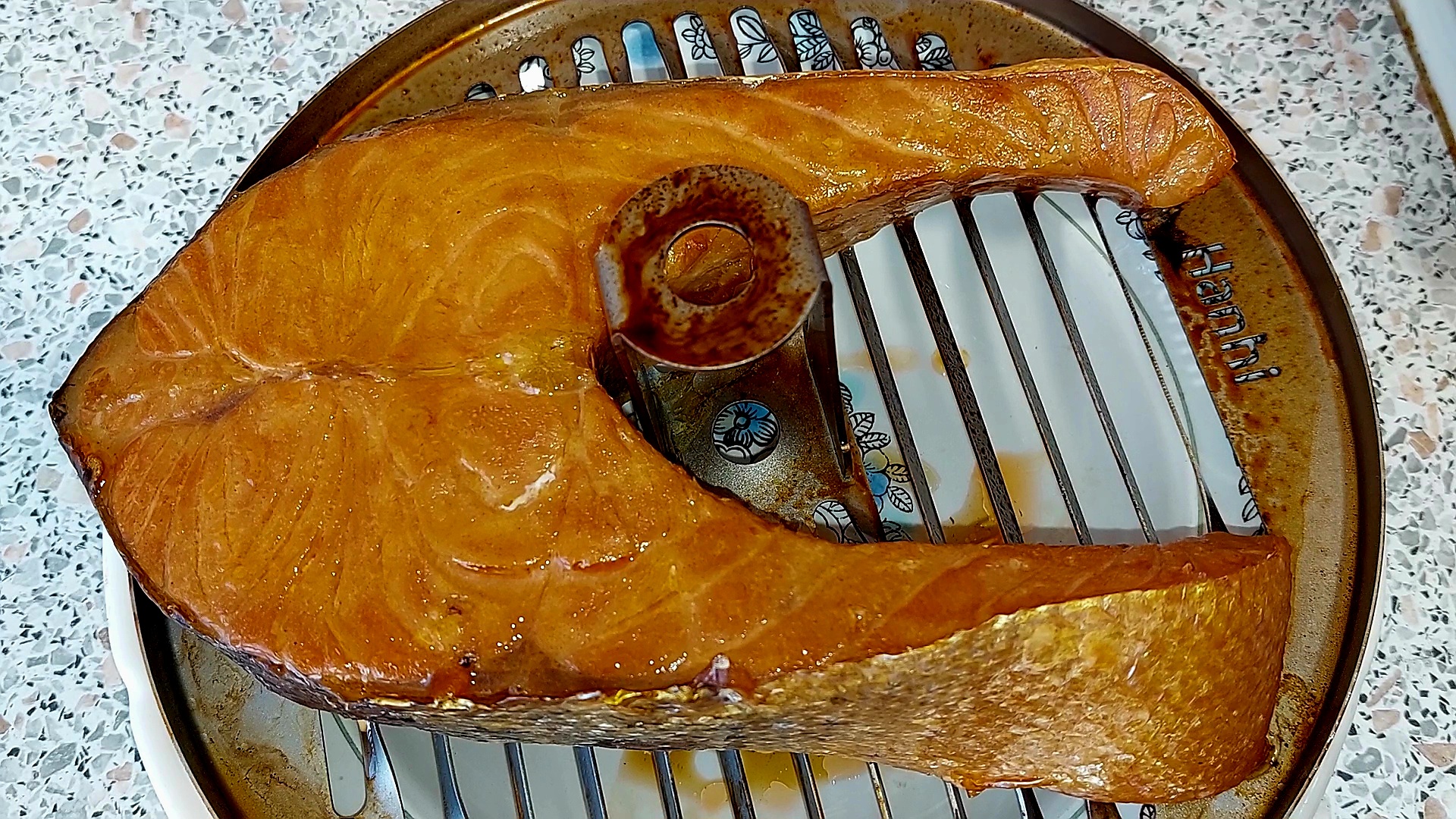 БЕЗУМНО ВКУСНАЯ Сёмга горячего копчения. Как коптить рыбу в квартире?