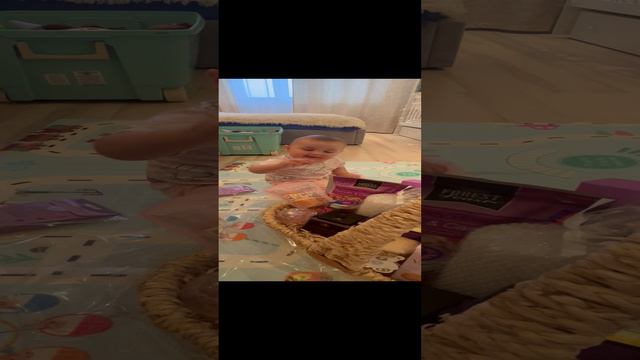 Распаковка фруктовой корзины