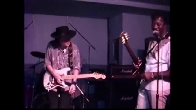 Buddy Guy & Stevie Ray Vaughan (Live at Buddy Guy's Legends Club) (360p)