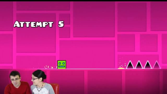 ПАПА против МАМЫ, кто дальше пройдёт уровни в игре Geometry Dash