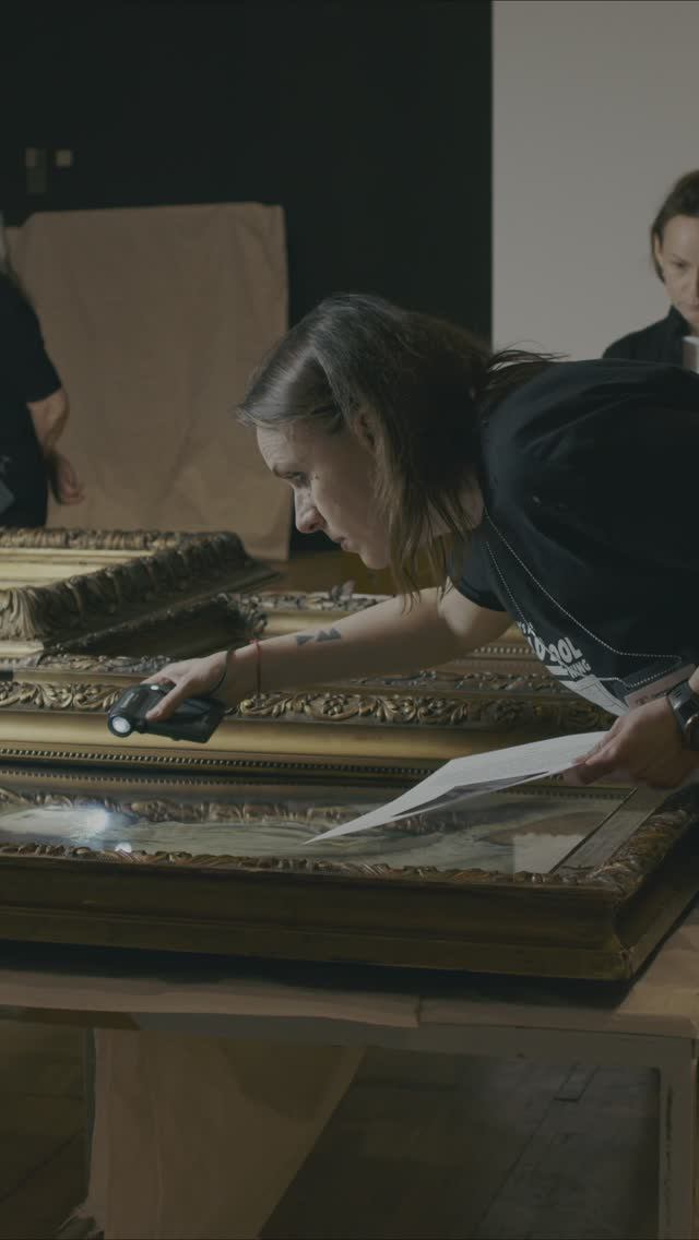 Монтаж выставки "Васнецовы. Связь поколений. Из XIX в XXI век".