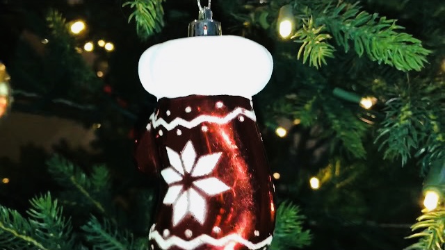 Раз, два, три - ёлочка, гори... Присядем на минутку, отдохнём от суеты!