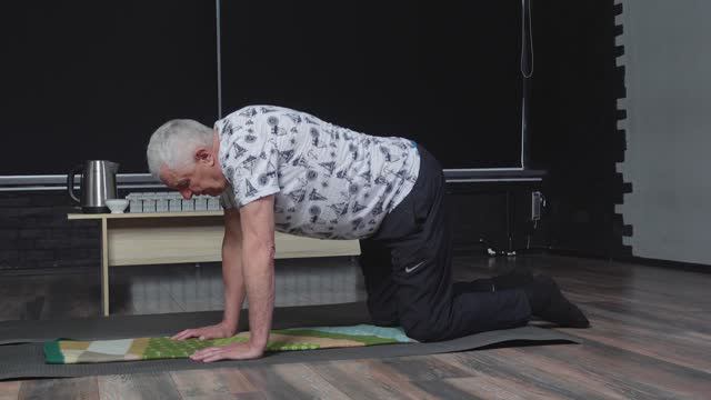 Жить можно долго / Зарядка от директора здоровья / Часть 4