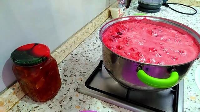 Кизиловое варенье.