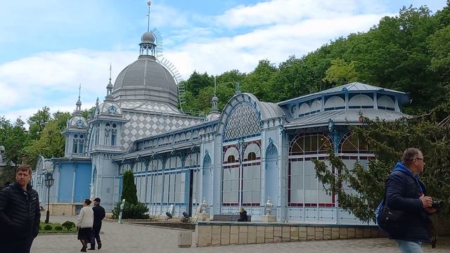 Пешеходная экскурсия по Железноводску. Дворец эмира Бухарского, каскадная лестница