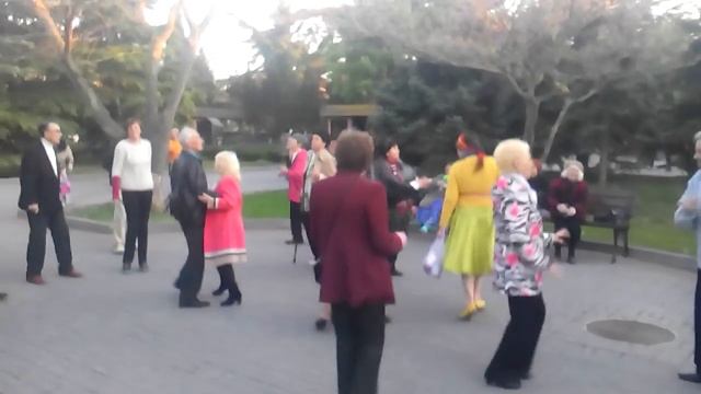 28.04.2016. Танцы на Приморском бульваре