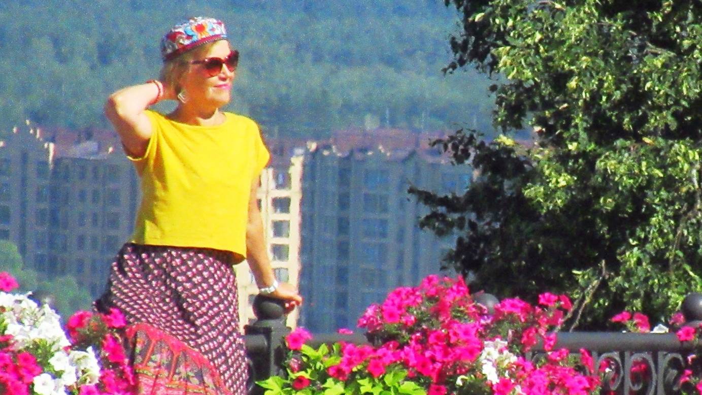 "ГОРОД и ЛЮДИ"... (Фото Юрия СИЗОВА (Владимир), музыка - AUSTRALIS (США))