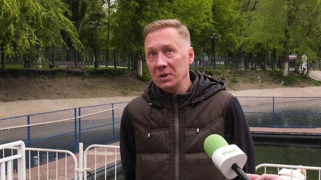 В самарском парке 50-летия Октября лебединая стая пополнилась тремя новыми парами