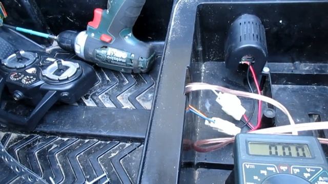 О том как Мерседес починили. Шуточная пародия на работу авто блогера.