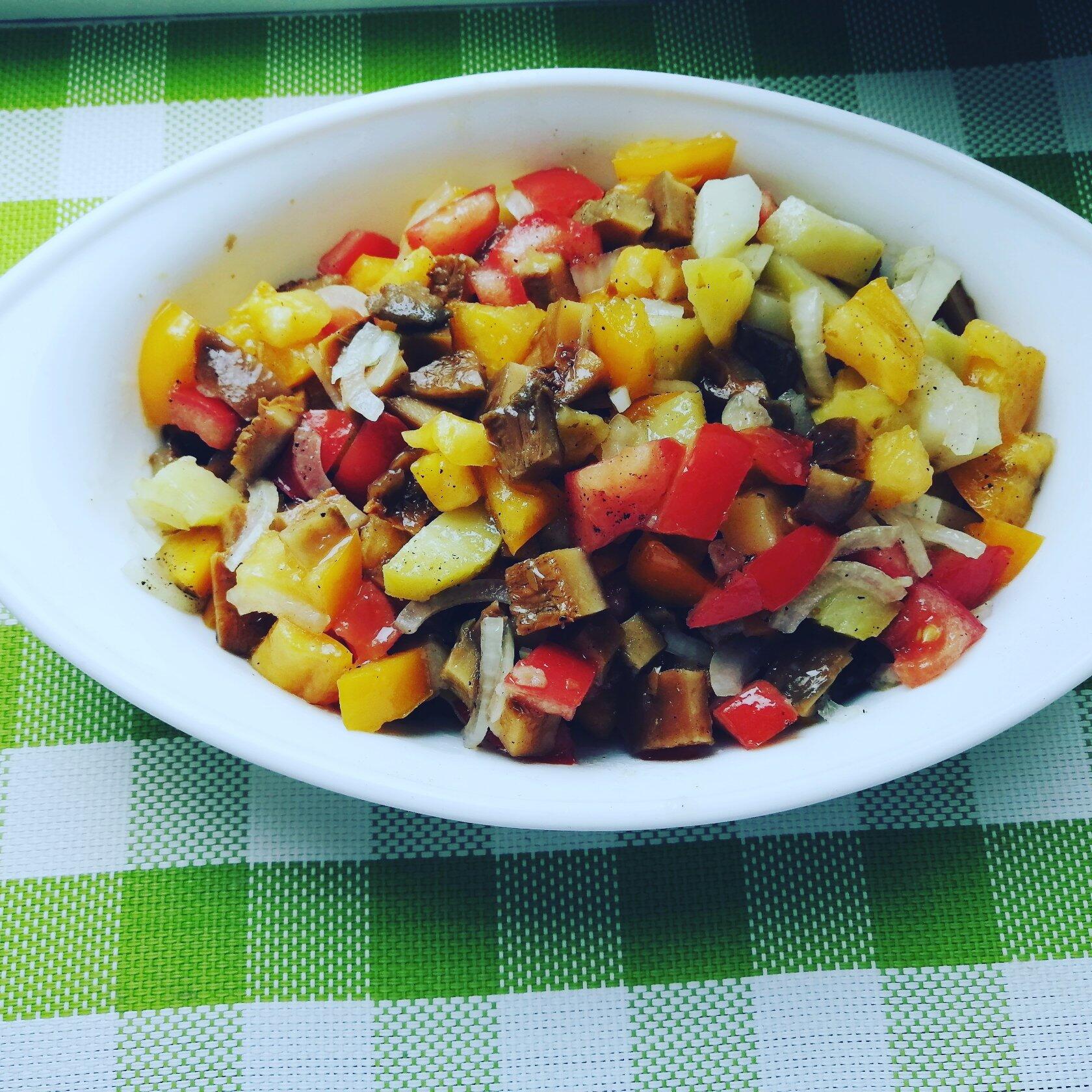 САЛАТ с РЫЖИКАМИ, ПОМИДОРАМИ и КАРТОФЕЛЕМ