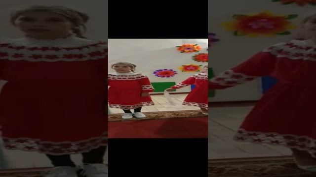 Елена и Анастасия Чижевские - Аист на крыше