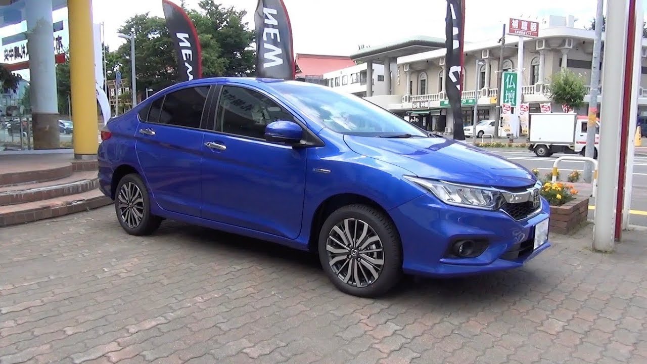 HONDA GRACE  HYBRID 4WD 2017 г.в.(Интерьер и экстерьер) Обзор Японского автомобиля.