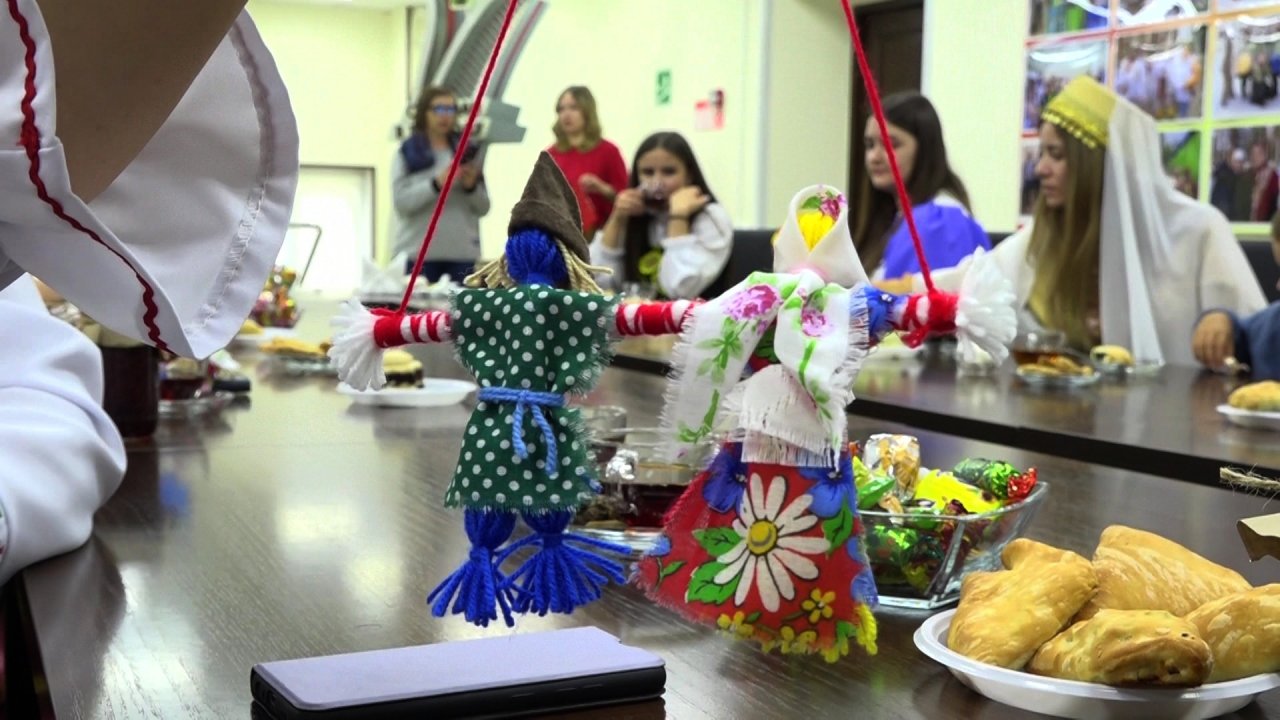 В Пойковском мастерили древний русский оберег