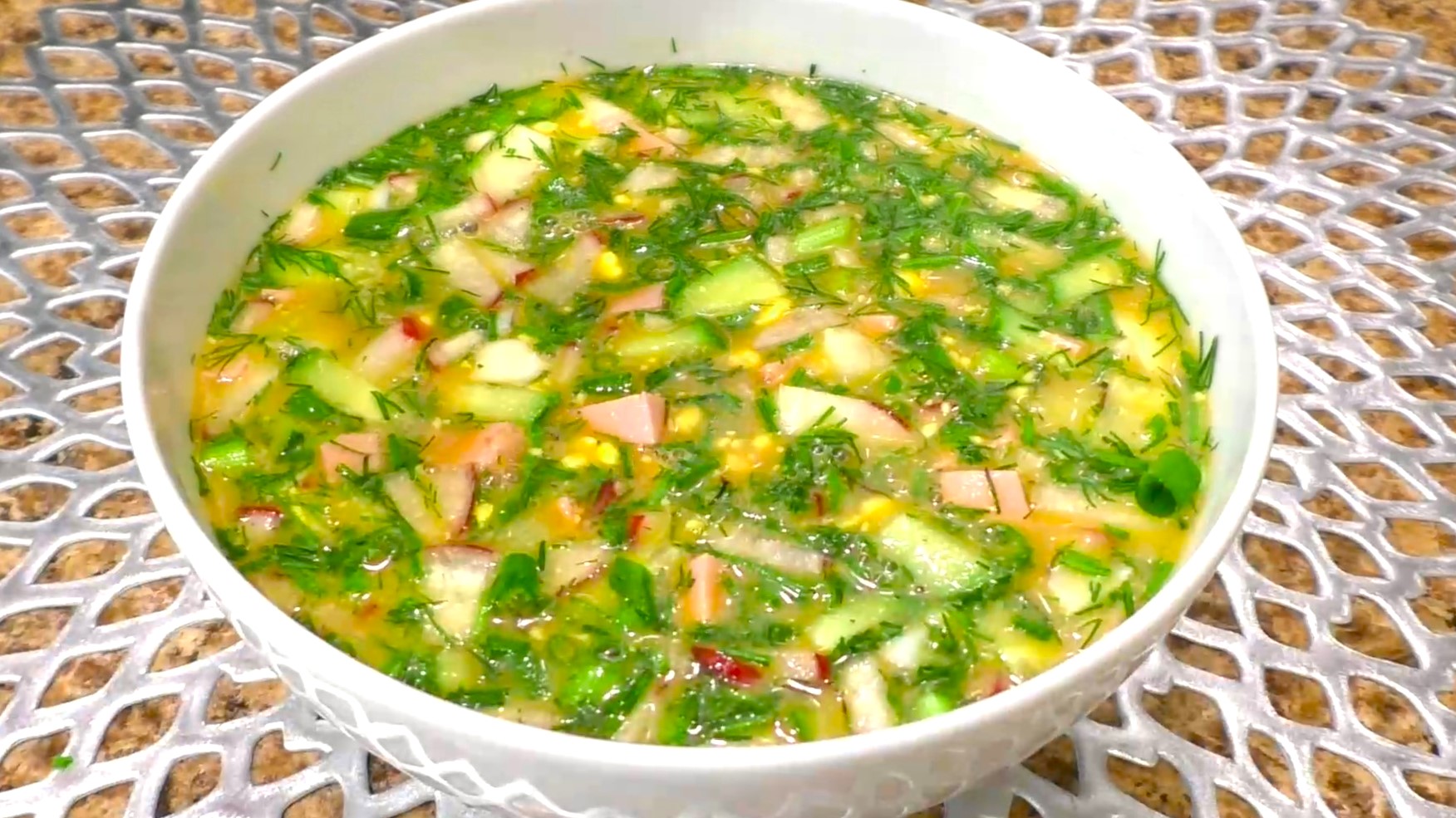 Как приготовить вкусную окрошку на квасе с колбасой. Просто, быстро и сытно!