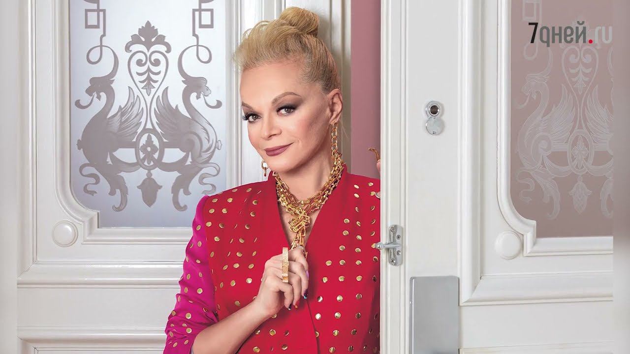 Лариса Долина за кадром