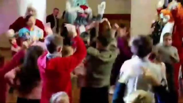 Нарезка весёлых потанцушек деток-конфеток 2022. Мы очень любим музыку, петь, играть и танцевать! В к