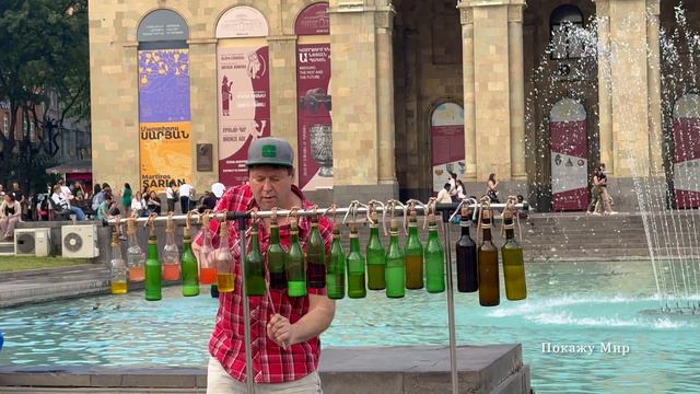 Что общего  у  Тарантино и пустых бутылок?