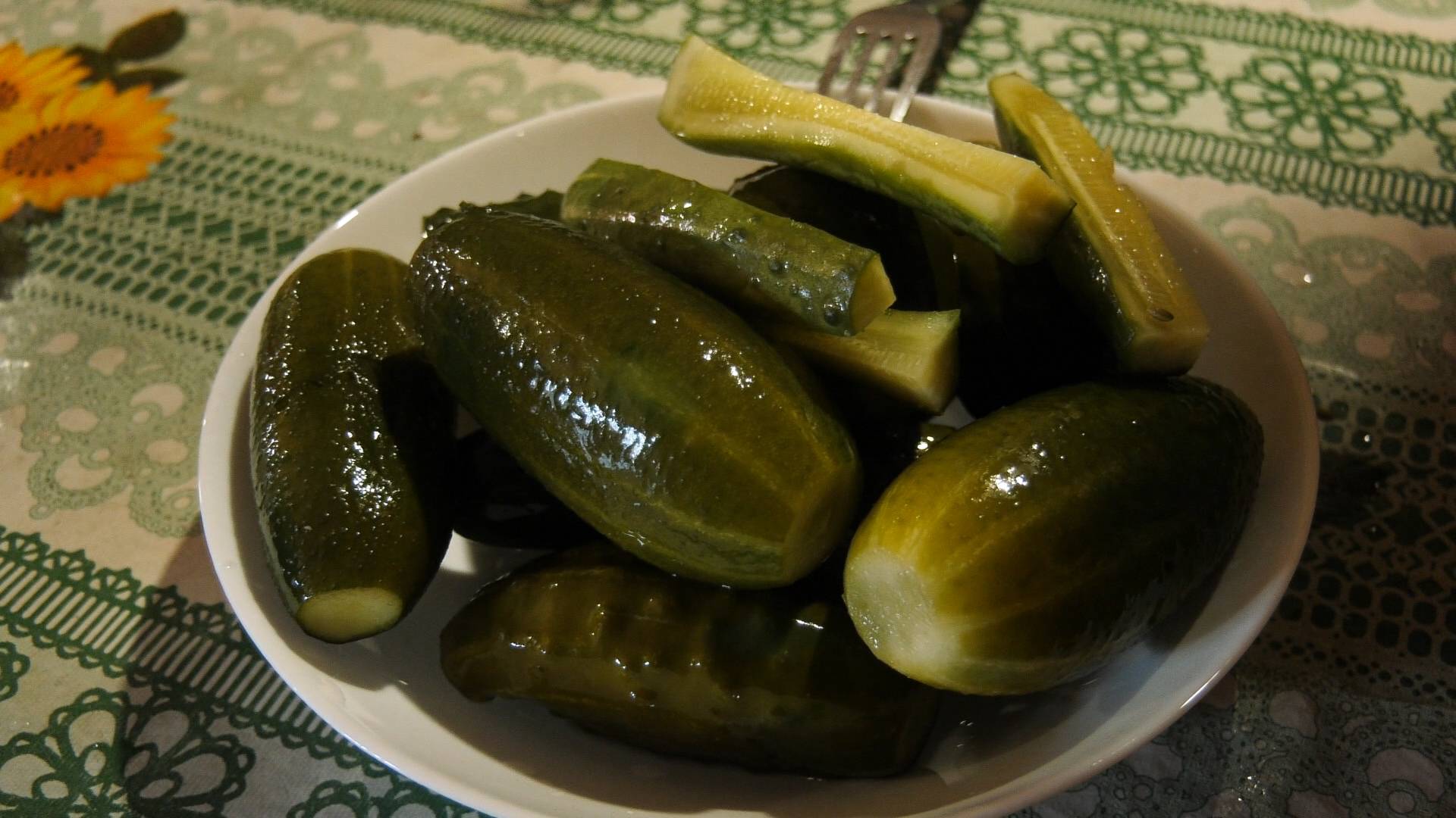 Копейчанка поделилась рецептом засолки огурцов