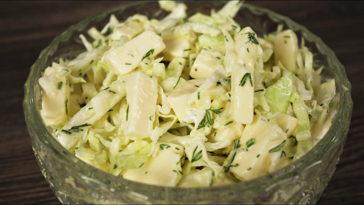 Салат с молодой капустой. Бюджетный и очень вкусный рецепт