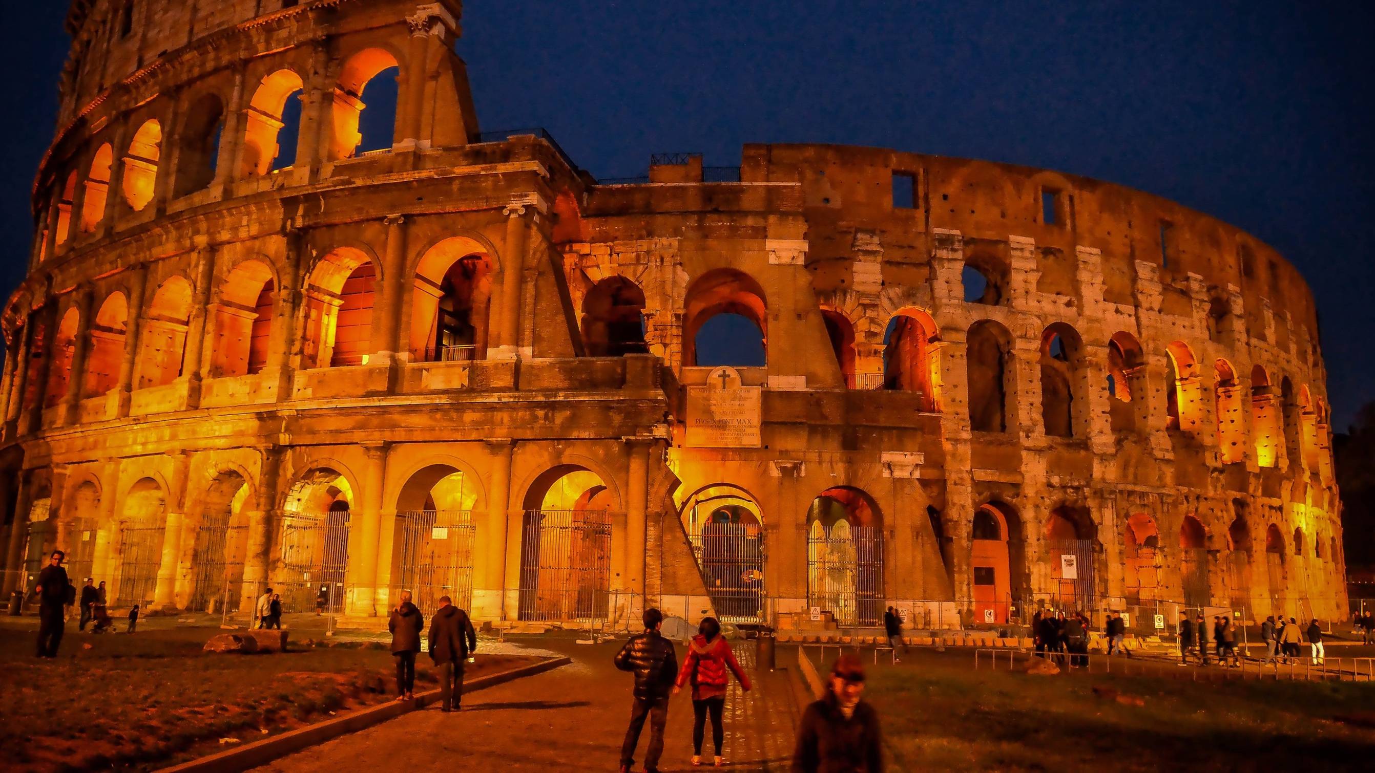 "ИЗ РИМСКИХ ВПЕЧАТЛЕНИЙ"... (Фото Владимира ИВАНОВА (СПб), музыка - Нино РОТА (Италия))